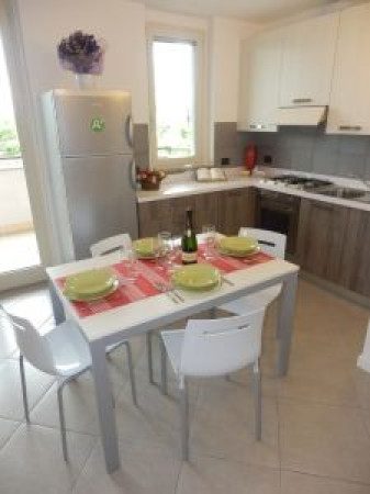  - Prestigioso BILOCALE CON BOX ARREDATO