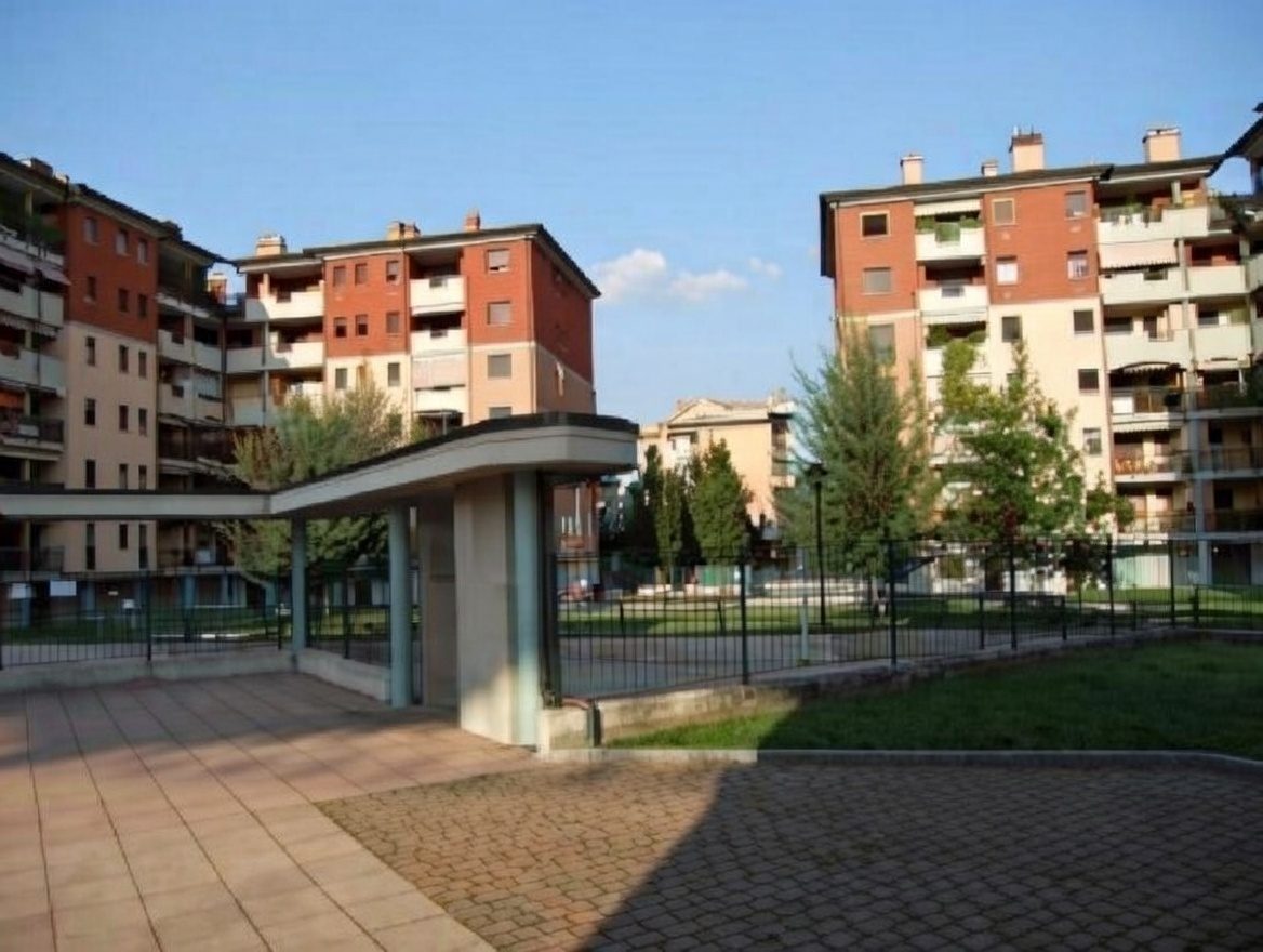 Vendita TRILOCALE CON BOX a Lainate