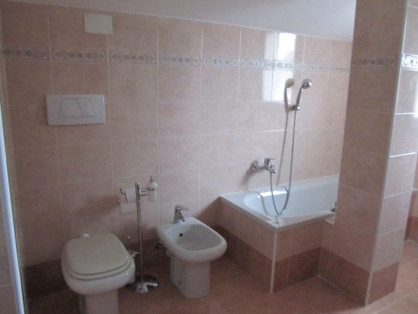  - Affittasi 3 locali con BOX