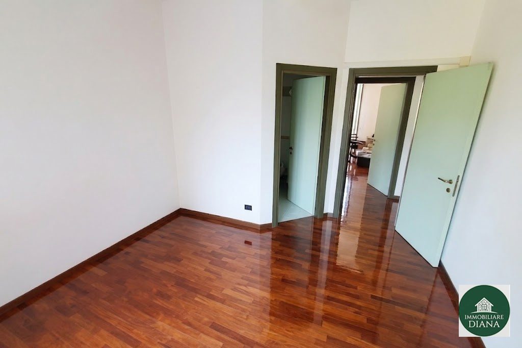  - APPARTAMENTO SU 2 LIVELLI  CON 2 BOX